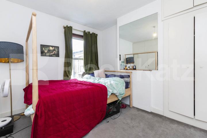 first floor 2 bedroom property with access to shared garden Chewton Road, Walthamstow